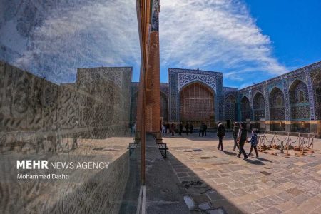 گردشگران نوروزی در مجموعه جهانی شیخ صفی الدین اردبیلی