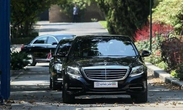 خودرو اهمیت استفاده از خودروهای تشریفاتی در سفرهای دیپلماتیک