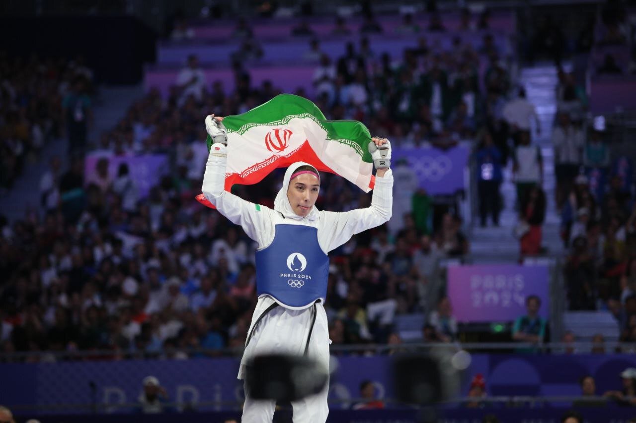 واکنش جدید مبینا نعمت زاده به ماجرای اختلاف با ناهید کیانی