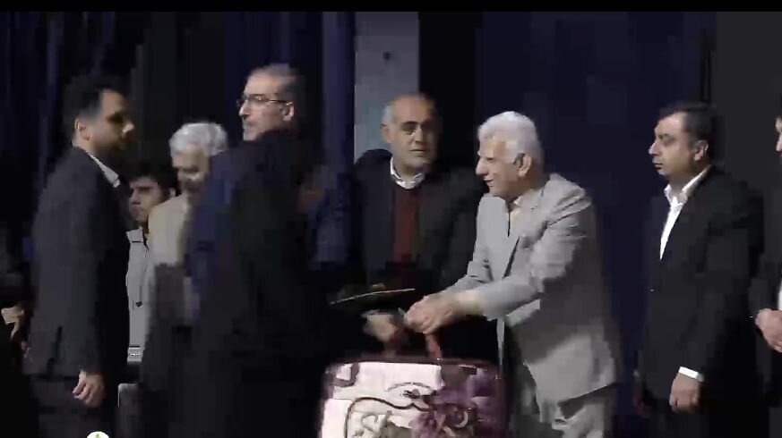 معلمان نمونه گرگان تجلیل شدند