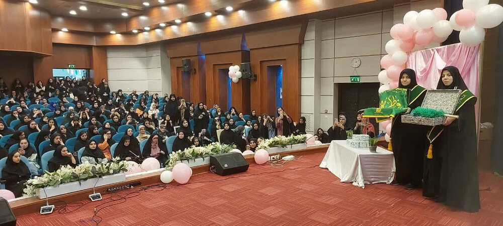 حضور سفیران کریمه در جمع دانشجویان دختر دانشگاه های قم