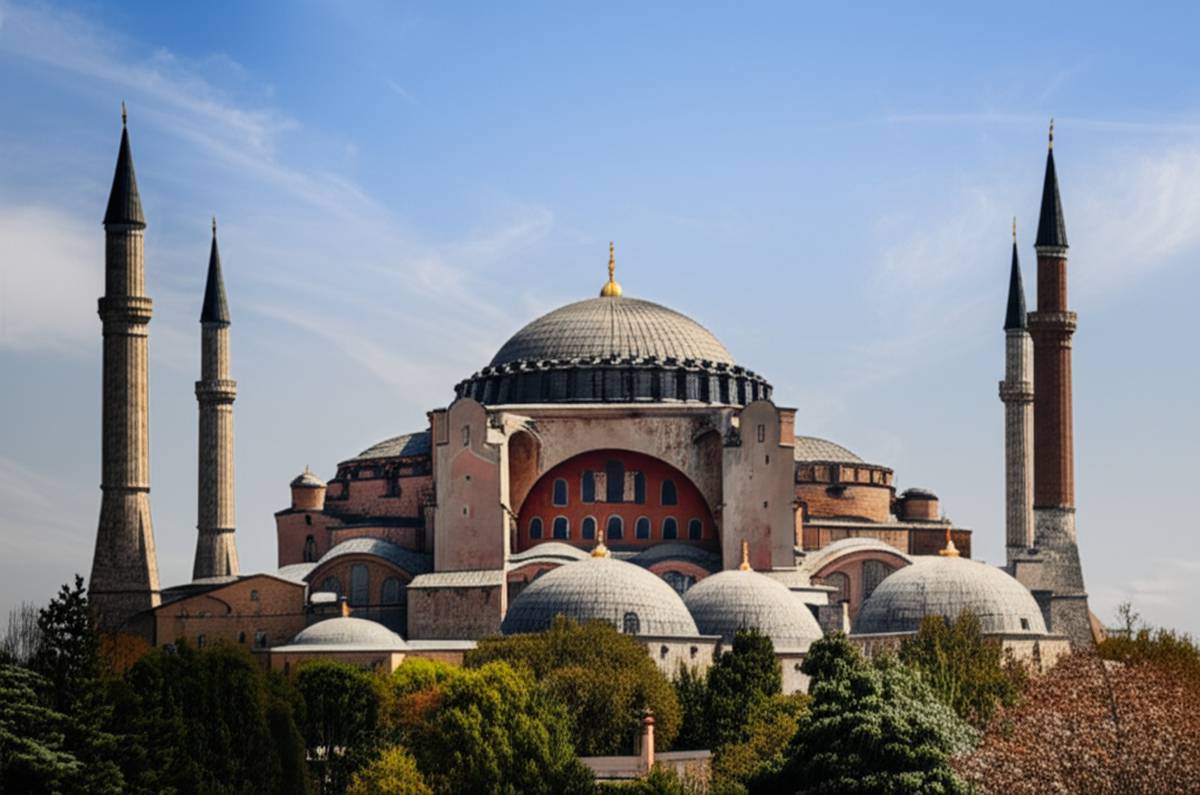 مسجد ایاصوفیه (Hagia Sophia)، زیباترین مسجد استانبول