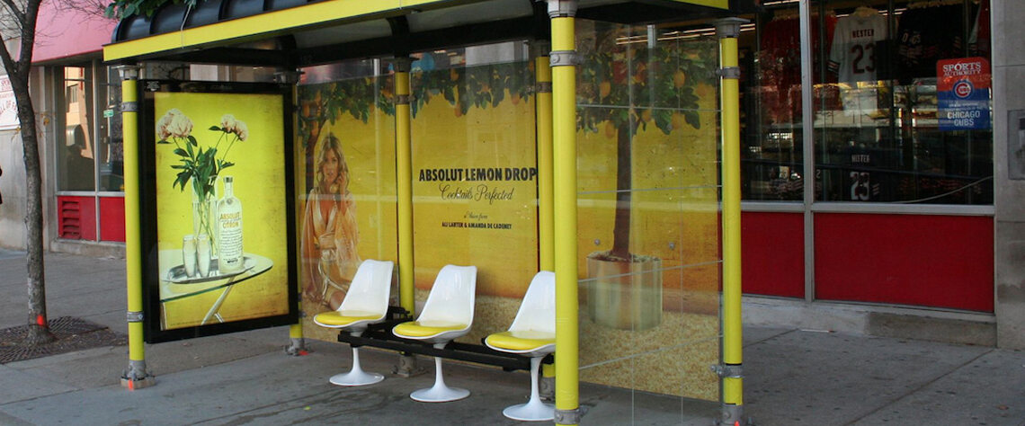 بررسی تاثیر تبلیغات در ایستگاه اتوبوس بر افزایش آگاهی از برند