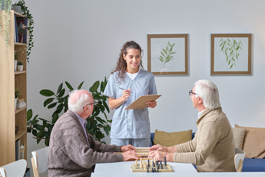 وظایف روانشناس و پرستار سالمندان در منزل